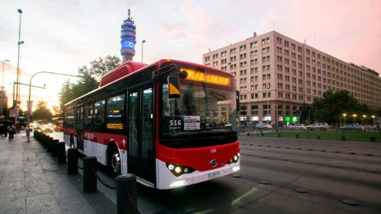 Der Elektrobus E12 in Santiago, Chile.