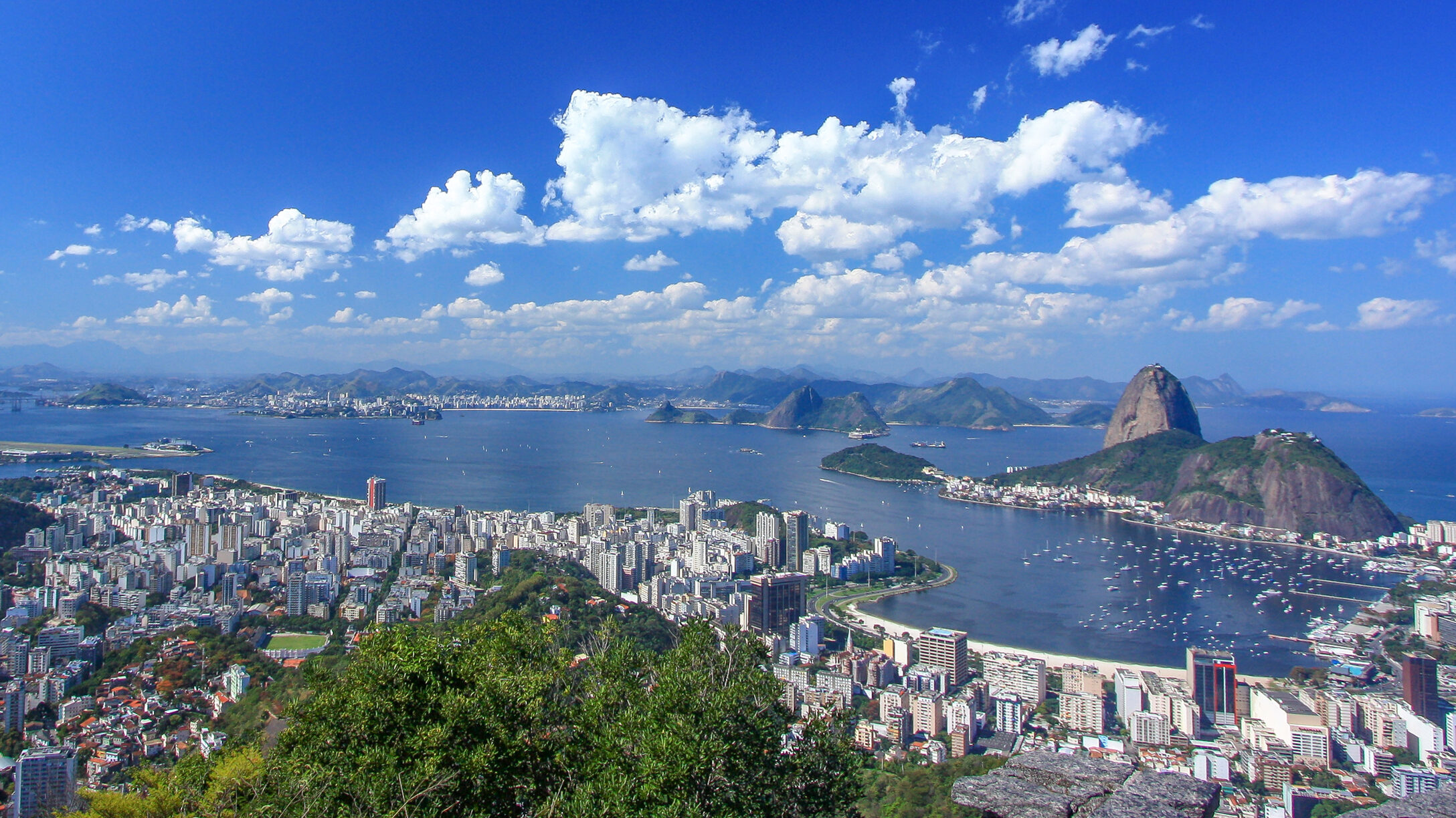 Rio de Janeiro and the Guanabara Bay.
Sugar Loaf mountain and Botafogo district